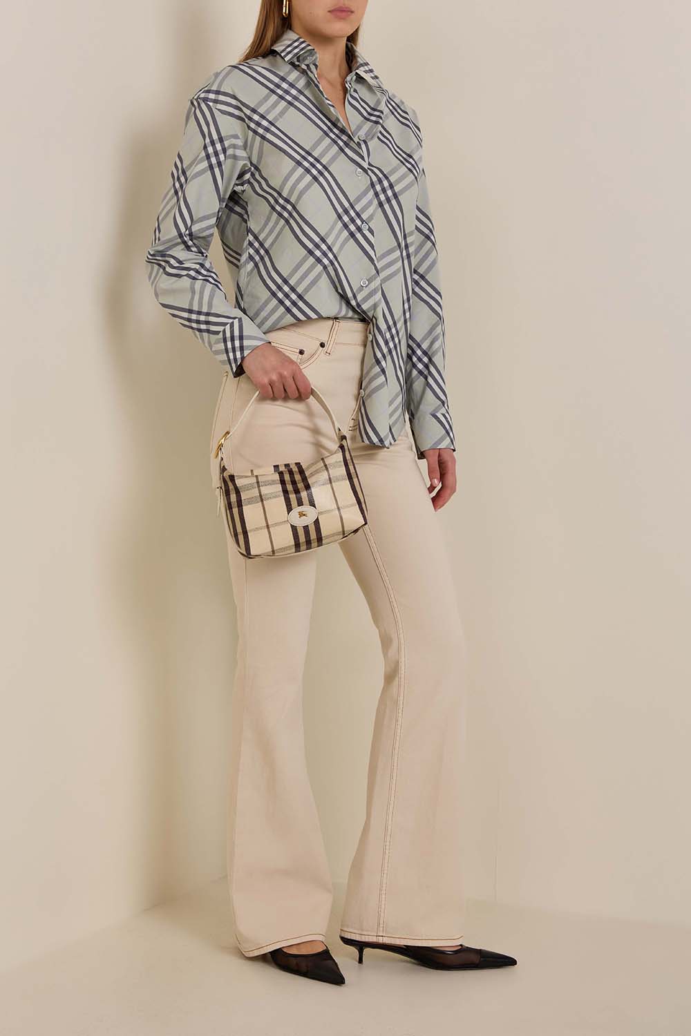 חולצה מכופתרת